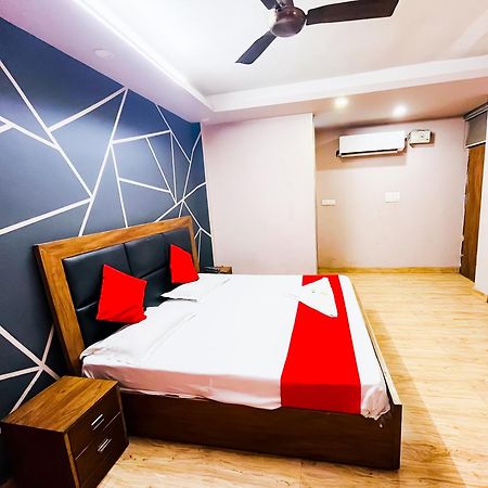 Deluxe Room In Sarai Kaley Khan New Delhi Exterior photo