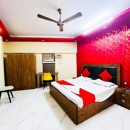 Deluxe Room In Sarai Kaley Khan New Delhi Exterior photo