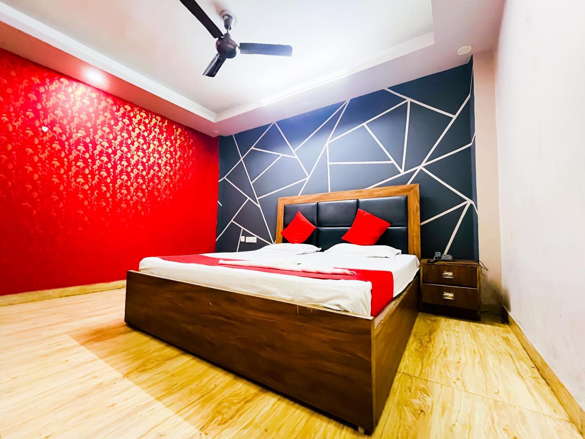 Deluxe Room In Sarai Kaley Khan New Delhi Exterior photo