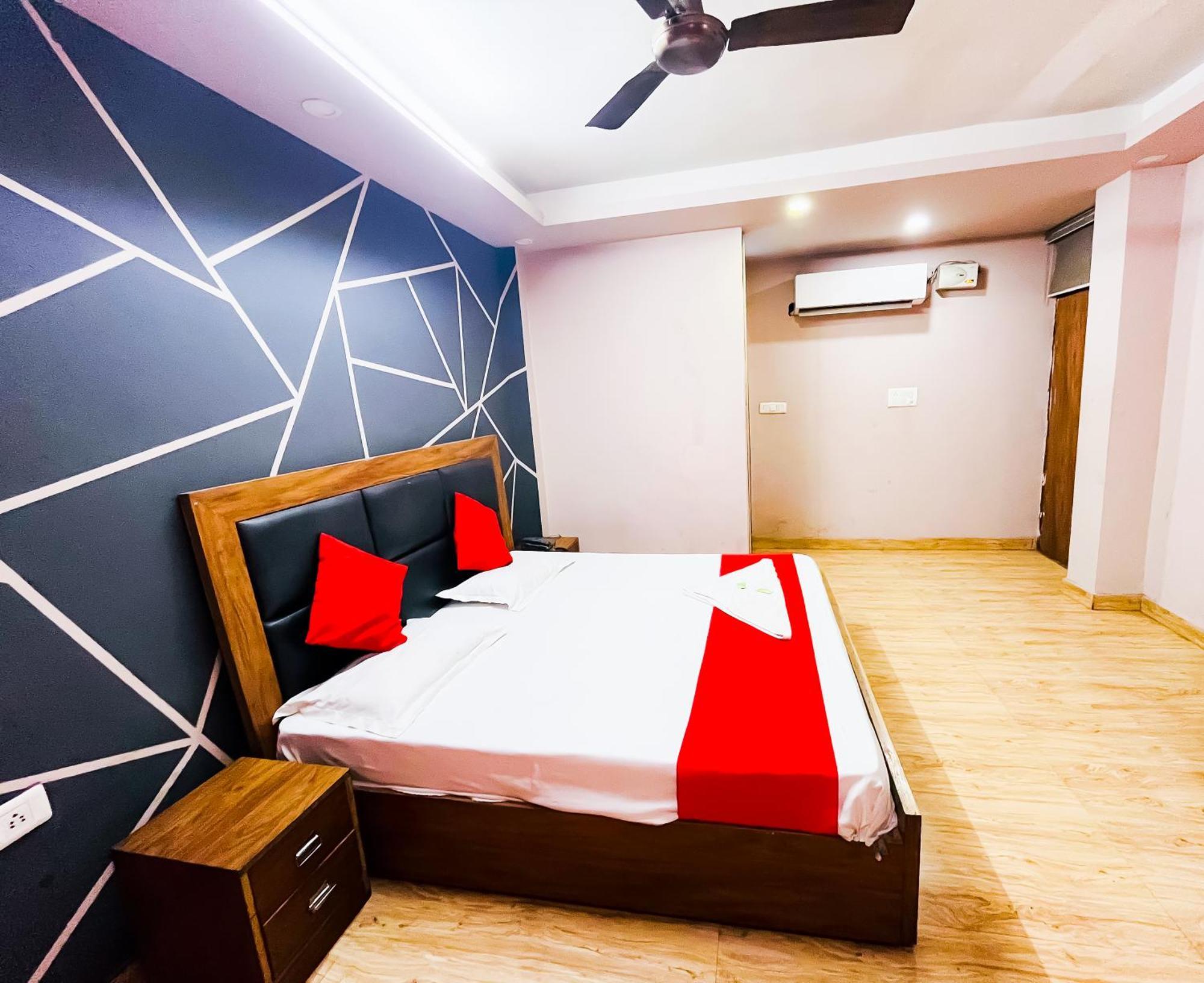 Deluxe Room In Sarai Kaley Khan New Delhi Exterior photo