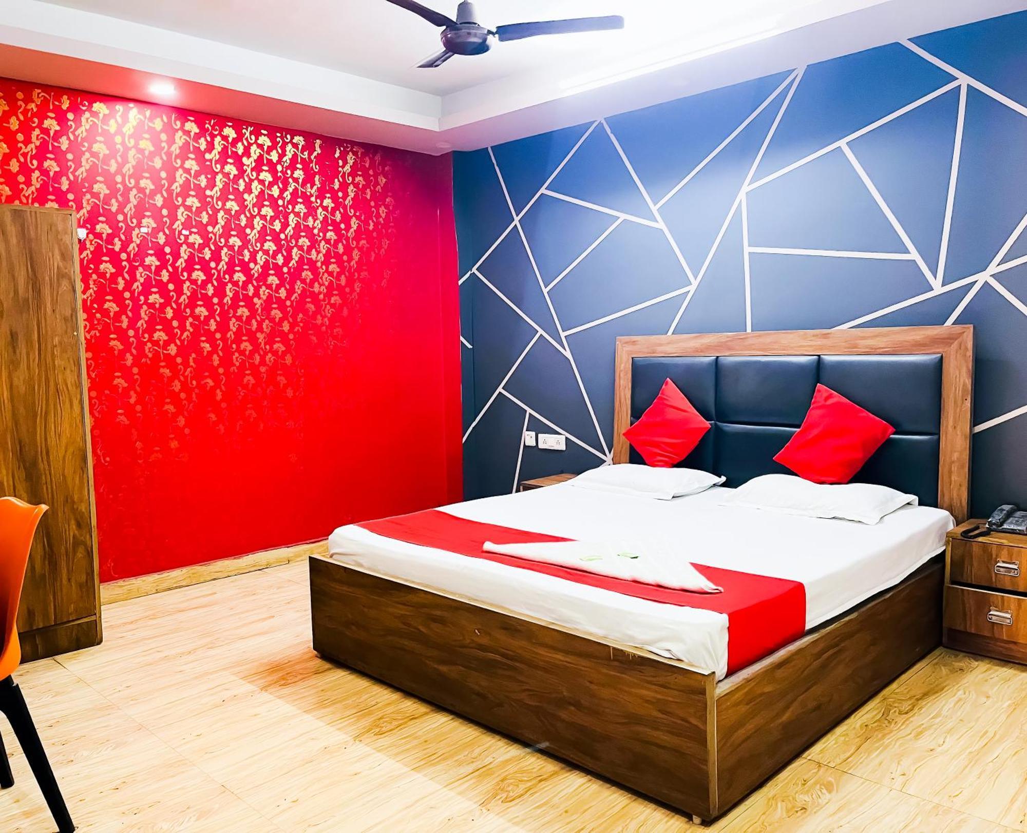 Deluxe Room In Sarai Kaley Khan New Delhi Exterior photo