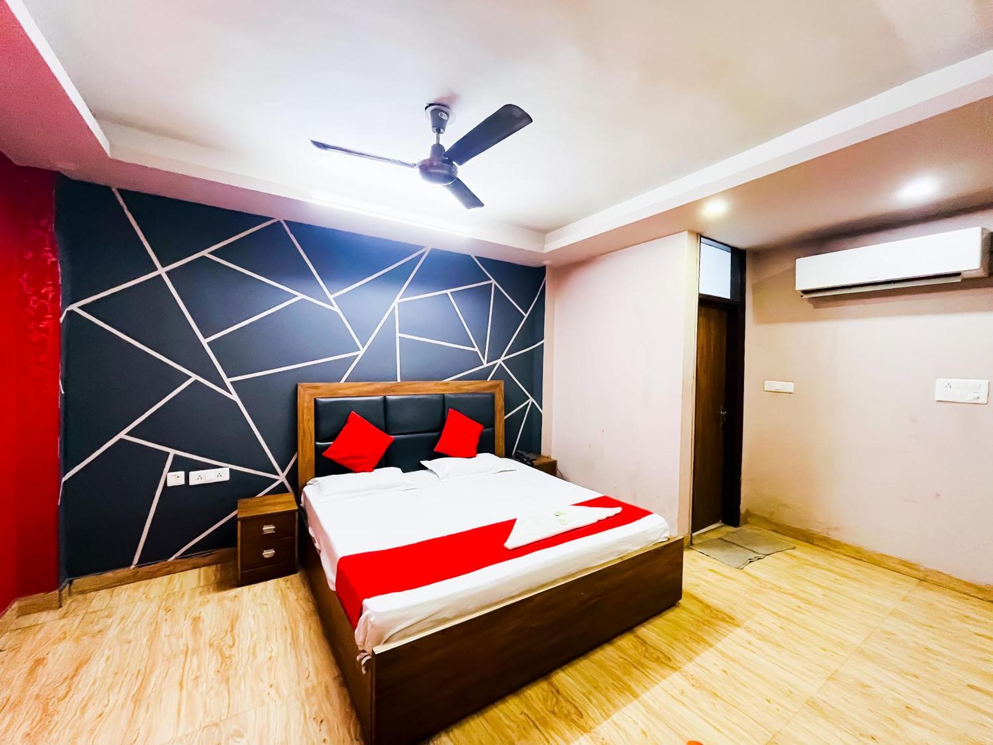 Deluxe Room In Sarai Kaley Khan New Delhi Exterior photo